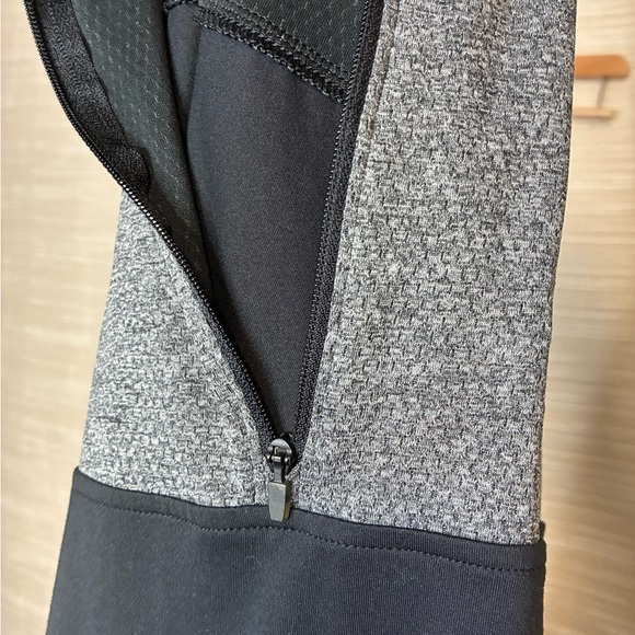 Under Armour Wisconsin Badgers 1/4 Zip Pullover LG - Picture 5 of 5